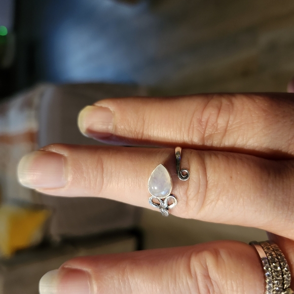 Elegant Silver Teardrop Moonstone Ring - Picture 2 of 4